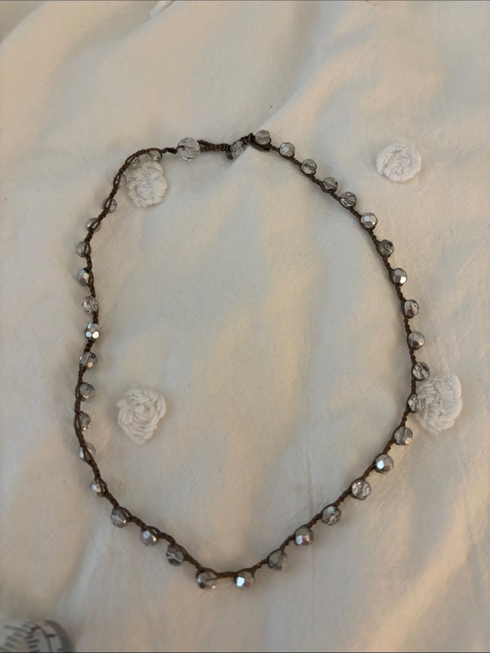 On u necklace